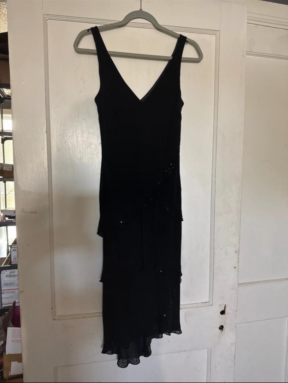 Jones New York Black V-Neck Tiered Midi Dress